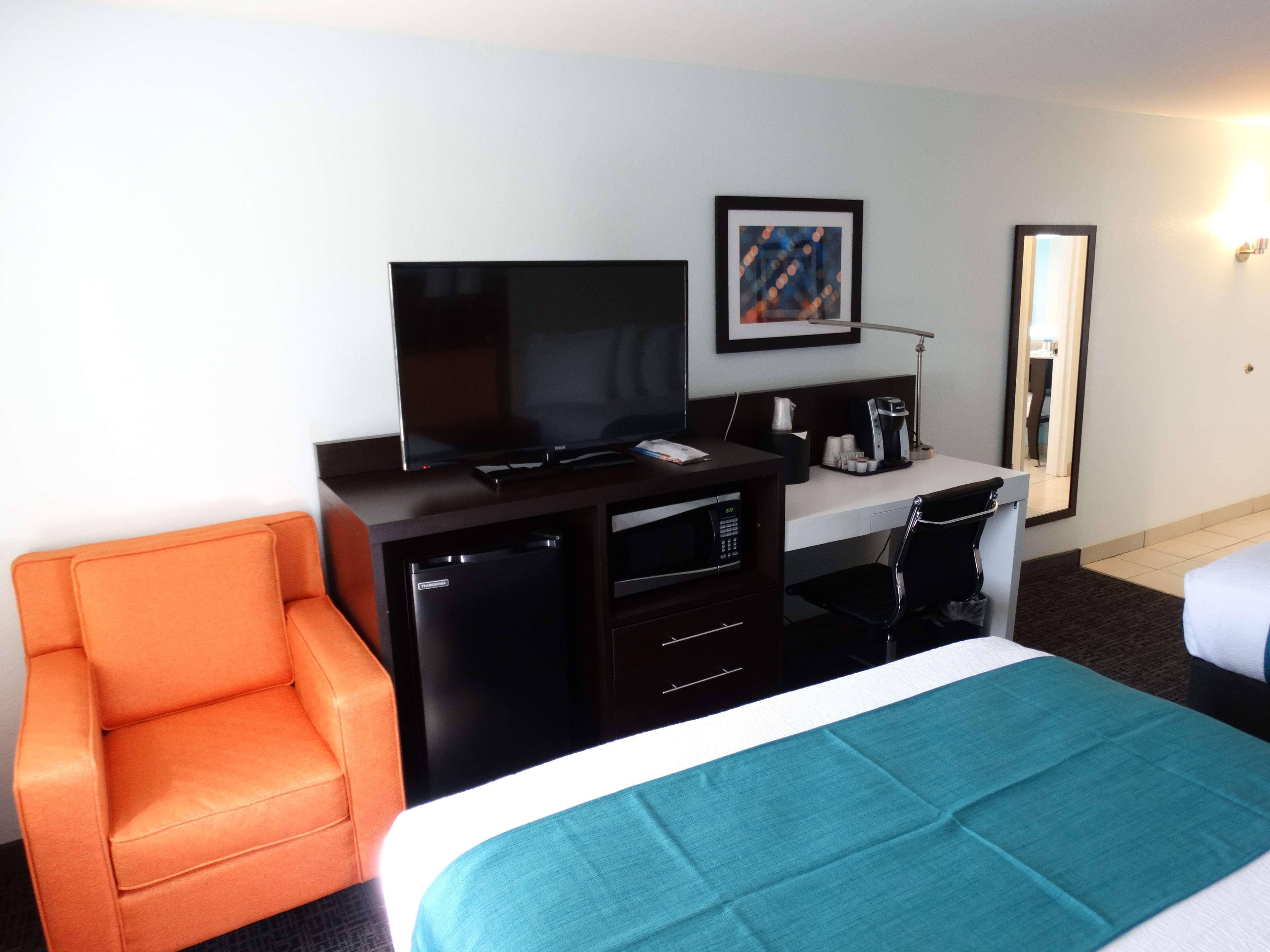 Best Western Plus Orlando Lake Buena Vista South Inn & Suites Kissimmee Exterior photo